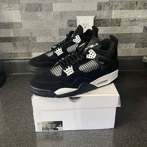 Nike Air Jordan 4 Retro White Thunder - Black/White - Mens Size 9.5